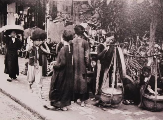 Những gánh hàng quà vặt trên đường phố Hà Nội mùa Noel 1922 Những gánh hàng quà vặt trên đường phố Hà Nội mùa Noel 1922