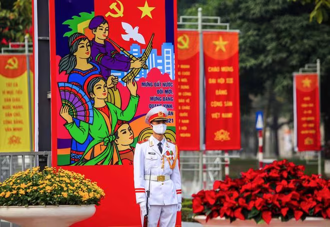 Hà Nội rực rỡ cờ hoa chào đón các đại biểu trên cả nước về dự Đại hội đại biểu toàn quốc lần thứ XIII của Đảng Hà Nội rực rỡ cờ hoa chào đón các đại biểu trên cả nước về dự Đại hội đại biểu toàn quốc lần thứ XIII của Đảng