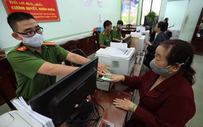 Việc cấp căn cước công dân gắn chíp đang được thực hiện với quyết tâm cao Việc cấp căn cước công dân gắn chíp đang được thực hiện với quyết tâm cao