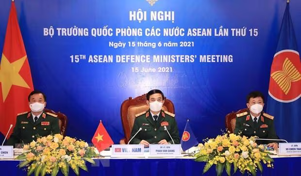 Thượng tướng Phan Văn Giang, Bộ trưởng Bộ Quốc phòng tham dự Hội nghị Bộ trưởng Quốc phòng các nước ASEAN lần thứ 15