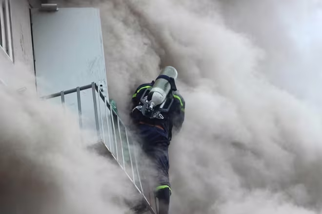 Cảnh sát PCCC- CNCH- CATP Hà Nội tiếp cận tìm kiếm cứu nạn trong vụ cháy tại quán karaoke 68 Trần Thái Tông Cảnh sát PCCC- CNCH- CATP Hà Nội tiếp cận tìm kiếm cứu nạn trong vụ cháy tại quán karaoke 68 Trần Thái Tông