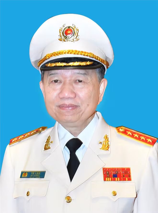Đại tướng - GS.TS Tô Lâm (Ủy viên Bộ Chính trị, Bí thư Đảng ủy Công an Trung ương, Bộ trưởng Bộ Công an) Đại tướng - GS.TS Tô Lâm (Ủy viên Bộ Chính trị, Bí thư Đảng ủy Công an Trung ương, Bộ trưởng Bộ Công an)