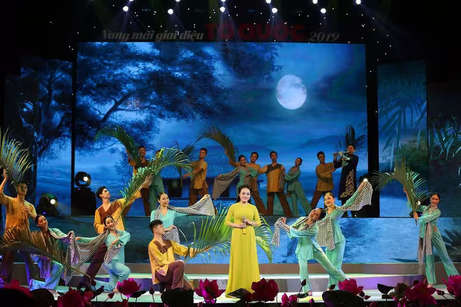 Người hoạt động trong lĩnh vực nghệ thuật nộp thuế tùy theo mức độ thu nhập (Ảnh minh họa) Người hoạt động trong lĩnh vực nghệ thuật nộp thuế tùy theo mức độ thu nhập (Ảnh minh họa)