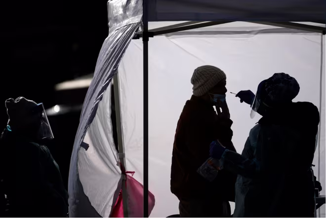 Tỷ lệ lây nhiễm có thể được hạn chế tùy theo ý thức phòng tránh dịch bệnh của con người Tỷ lệ lây nhiễm có thể được hạn chế tùy theo ý thức phòng tránh dịch bệnh của con người