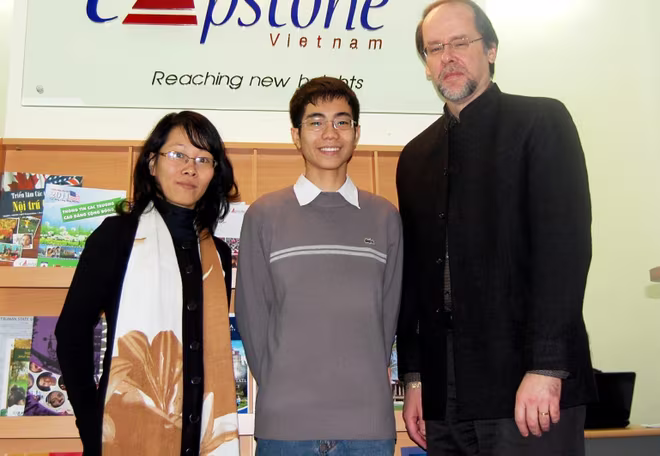 Em Nguyễn Trung Hiếu, học sinh trường THPT chuyên Hà Nội - Amsterdam - tác giả bài văn “Ghét tiền” được cộng đồng xã hội chia sẻ và phản hồi tích cực