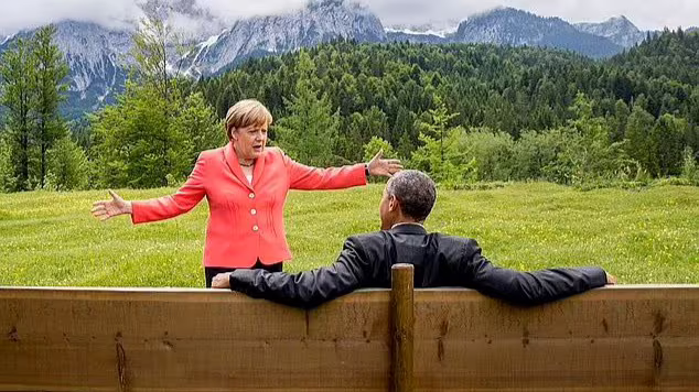 void(0) Thủ tướng Angela Merkel và Tổng thống Mỹ Barack Obama sau một phiên làm việc của Hội nghị Thượng đỉnh G7 tại Đức