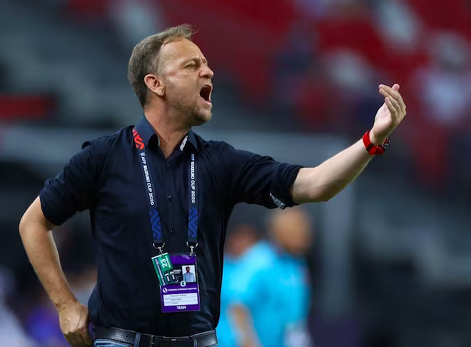 HLV Polking hứng chịu làn sóng chỉ trích, yêu cầu từ chức