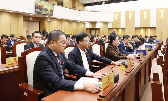 Các đại biểu HĐND thành phố Hà Nội biểu quyết thông qua Nghị quyết tại kỳ họp Các đại biểu HĐND thành phố Hà Nội biểu quyết thông qua Nghị quyết tại kỳ họp