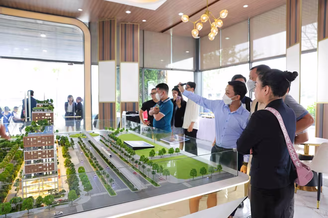 Người dân cần tìm hiểu kỹ về điều kiện của chủ đầu tư dự án trước khi quyết định mua bán (Ảnh minh họa) Người dân cần tìm hiểu kỹ về điều kiện của chủ đầu tư dự án trước khi quyết định mua bán (Ảnh minh họa)