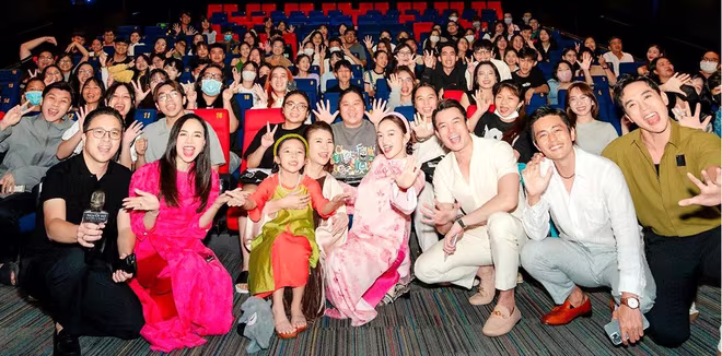 Đoàn phim “Người vợ cuối cùng” giao lưu khán giả tại rạp chiếu trong tháng 11-2023 Đoàn phim “Người vợ cuối cùng” giao lưu khán giả tại rạp chiếu trong tháng 11-2023