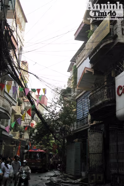 Ngôi nhà 4 tầng bị thiêu rụi Hiện trường vụ cháy tại tầng 1