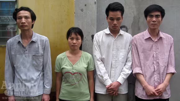 Hàng nghìn vé đò, vé thắng cảnh chùa Hương bị làm giả ảnh 3 Hàng nghìn vé đò, vé thắng cảnh chùa Hương bị làm giả ảnh 3