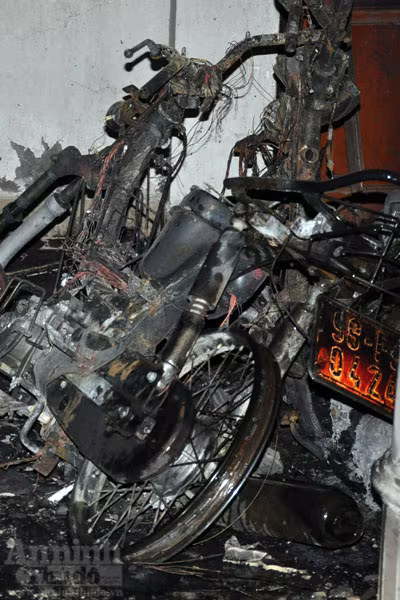 Cận cảnh Honda Spacy cháy rụi ảnh 4 Cận cảnh Honda Spacy cháy rụi ảnh 4