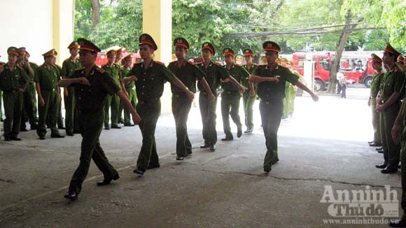 87 học viên tham gia tập huấn điều lệnh CAND ảnh 2 87 học viên tham gia tập huấn điều lệnh CAND ảnh 2