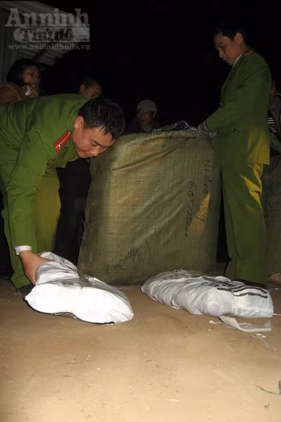 Tạm giữ trên 1.000 đôi giầy Adidas và Nike nhập lậu ảnh 6 Tạm giữ trên 1.000 đôi giầy Adidas và Nike nhập lậu ảnh 6