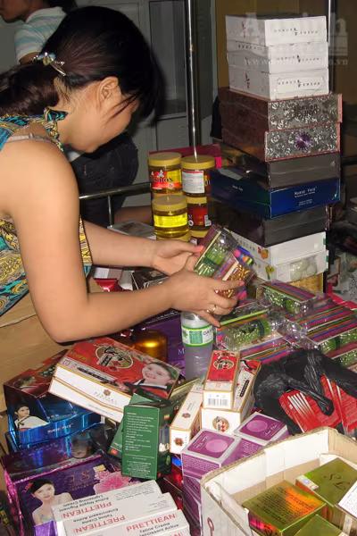 Viên nở ngực, trà giảm cân... mua theo kilogam ảnh 2 Viên nở ngực, trà giảm cân... mua theo kilogam ảnh 2