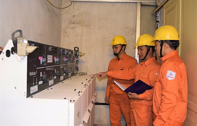 EVNHANOI kiểm tra vận hành của các thiết bị EVNHANOI kiểm tra vận hành của các thiết bị