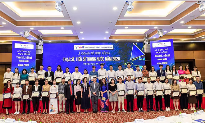 Năm 2020, Quỹ Đổi mới sáng tạo Vingroup VinIF trao gần 40 tỉ đồng cho 293 học viên cao học, nghiên cứu sinh trong nước Năm 2020, Quỹ Đổi mới sáng tạo Vingroup VinIF trao gần 40 tỉ đồng cho 293 học viên cao học, nghiên cứu sinh trong nước