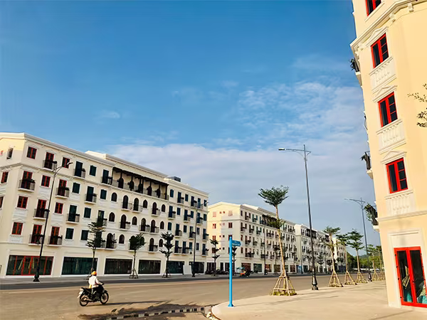 Những tuyến phố thương mại tại Sun Grand City New An Thoi mang lại diện mạo mới cho Nam đảo. Những tuyến phố thương mại tại Sun Grand City New An Thoi mang lại diện mạo mới cho Nam đảo.