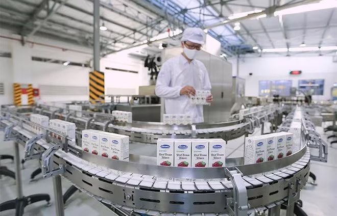 Vinamilk luôn đảm bảo điều kiện làm việc ổn định và an toàn cho người lao động trong đại dịch