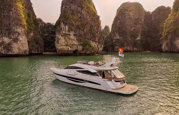 Thưởng lãm kỳ quan trên du thuyền cao cấp (Ảnh Huy Đoàn)