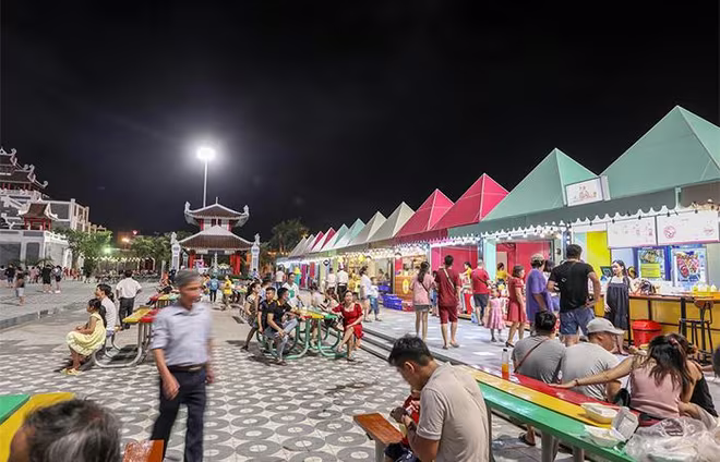 Các gian hàng độc đáo tại Công viên châu Á Các gian hàng độc đáo tại Công viên châu Á