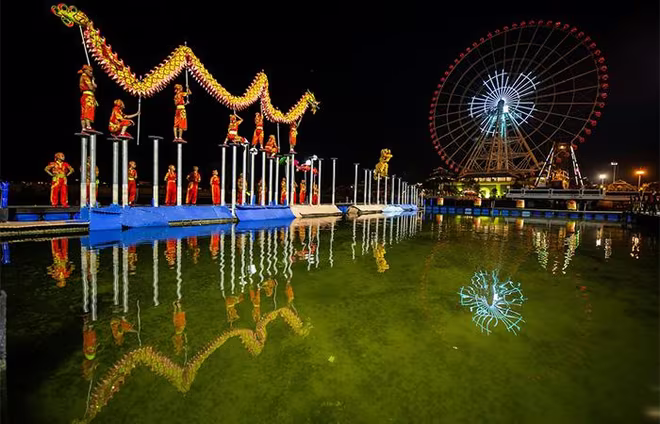 Trình diễn Mai hoa thung tại sân khấu mặt nước Công viên châu Á - Asia Park Trình diễn Mai hoa thung tại sân khấu mặt nước Công viên châu Á - Asia Park