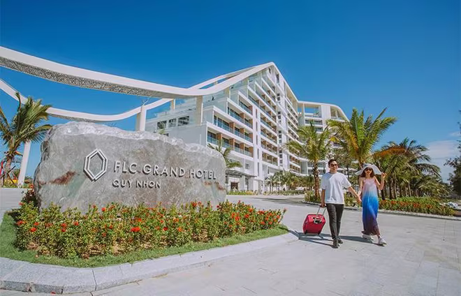 FLC Grand Hotel Quy Nhon – khách sạn 1.500 phòng “sang – xịn – mịn” cho mùa lễ hội cuối năm (Ảnh: FLC Quy Nhơn) FLC Grand Hotel Quy Nhon – khách sạn 1.500 phòng “sang – xịn – mịn” cho mùa lễ hội cuối năm (Ảnh: FLC Quy Nhơn)