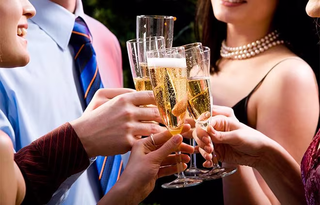 Các quán bar, pub cũng là “tọa độ” quen thuộc của hội sành chơi khi đón chào năm mới