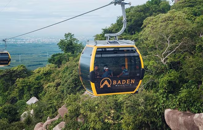Cáp treo núi Bà Đen