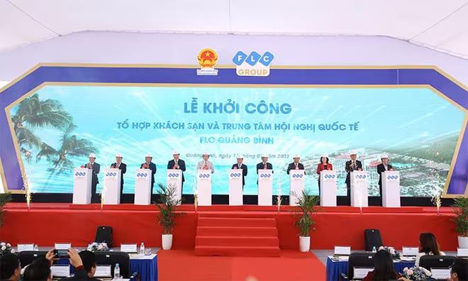 Lãnh đạo Trung ương, lãnh đạo tỉnh Quảng Bình và Chủ tịch Tập đoàn FLC nhấn nút khởi công dự án Lãnh đạo Trung ương, lãnh đạo tỉnh Quảng Bình và Chủ tịch Tập đoàn FLC nhấn nút khởi công dự án