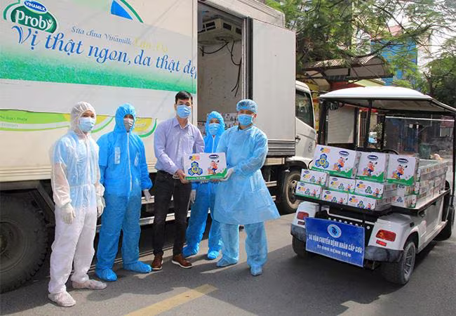 Tại Hải Phòng, gần 600 em nhỏ tại Bệnh viện trẻ em Hải Phòng cũng đã nhận được sự hỗ trợ từ Vinamilk Tại Hải Phòng, gần 600 em nhỏ tại Bệnh viện trẻ em Hải Phòng cũng đã nhận được sự hỗ trợ từ Vinamilk