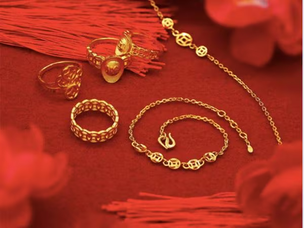 Những món trang sức vàng 24K công nghệ 3D có kiểu dáng đa dạng, mang ý nghĩa thu hút tài lộc khi chủ nhân sở hữu trong ngày Thần Tài. Những món trang sức vàng 24K công nghệ 3D có kiểu dáng đa dạng, mang ý nghĩa thu hút tài lộc khi chủ nhân sở hữu trong ngày Thần Tài.