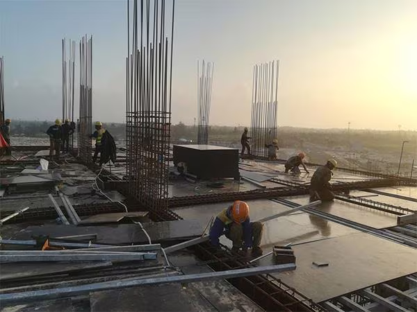 Công trường FLC Quảng Bình (giai đoạn 2) nhộn nhịp thi công xuyên Tết Công trường FLC Quảng Bình (giai đoạn 2) nhộn nhịp thi công xuyên Tết
