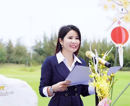 Bà Đặng Thị Lưu Vân – Phó TGĐ Tập đoàn FLC – TGĐ FLC Holding Bà Đặng Thị Lưu Vân – Phó TGĐ Tập đoàn FLC – TGĐ FLC Holding