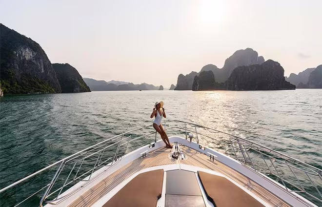 Trải nghiệm kỳ nghỉ xa hoa trên siêu phẩm FLC Albatross (Ảnh: FLC Hạ Long) Trải nghiệm kỳ nghỉ xa hoa trên siêu phẩm FLC Albatross (Ảnh: FLC Hạ Long)