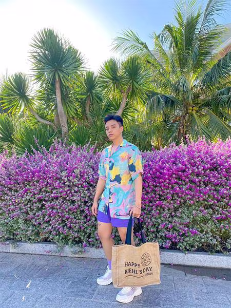 Những bụi cây âm thầm trổ hoa, để một ngày bừng nở trong sắc tím rực rỡ (Ảnh: Hoài Nguyễn)