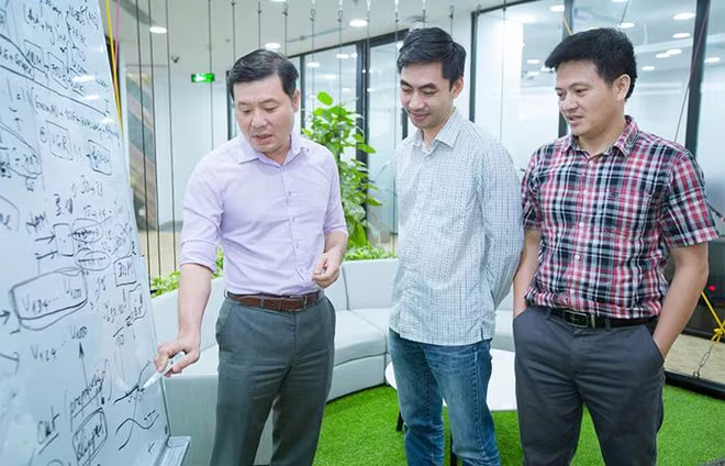 Các học viên sẽ được làm việc cùng các chuyên gia đầu ngành, đẳng cấp quốc tế tại Vingroup Các học viên sẽ được làm việc cùng các chuyên gia đầu ngành, đẳng cấp quốc tế tại Vingroup