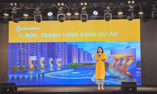 Đại diện chủ đầu tư Sun Group giới thiệu về dự án đô thị phức hợp Sun Grand Boulevard.