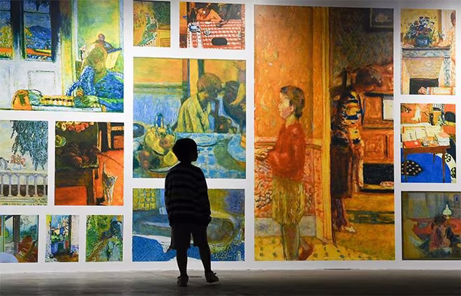Pierre Bonnard gắn liền tên tuổi với trường phái nghệ thuật Thân mật với nhiều tác phẩm vẽ những cảnh tượng của đời sống hàng ngày Pierre Bonnard gắn liền tên tuổi với trường phái nghệ thuật Thân mật với nhiều tác phẩm vẽ những cảnh tượng của đời sống hàng ngày