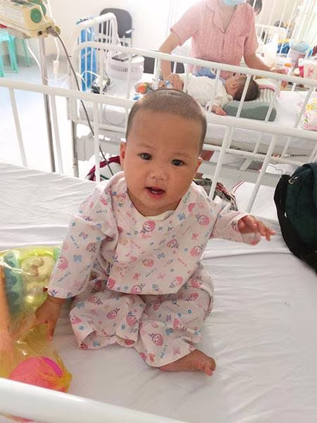 Hình ảnh tươi tắn của bé Kim Ngân sau ca mổ tim thành công Hình ảnh tươi tắn của bé Kim Ngân sau ca mổ tim thành công