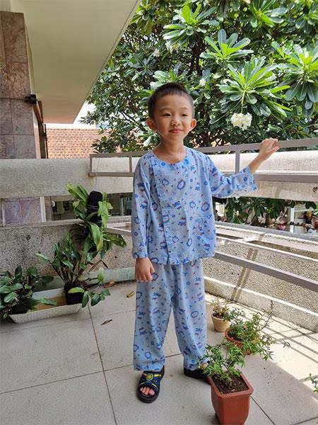 Bé Thanh Tú háo hức khi được xuất viện về nhà Bé Thanh Tú háo hức khi được xuất viện về nhà