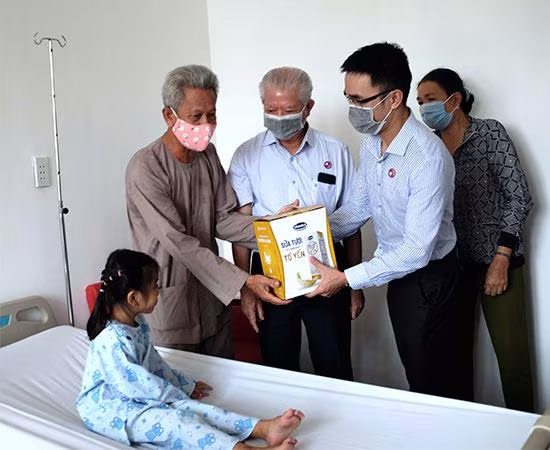 Sự chung tay giữa Hội, bệnh viện và nhà hảo tâm như Vinamilk đã mang đến cơ hội sống khỏe mạnh cho nhiều bệnh nhi tim bẩm sinh những năm qua Sự chung tay giữa Hội, bệnh viện và nhà hảo tâm như Vinamilk đã mang đến cơ hội sống khỏe mạnh cho nhiều bệnh nhi tim bẩm sinh những năm qua