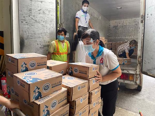Chăm sóc dinh dưỡng phù hợp cho các y, bác sĩ là việc làm cấp bách để tuyến đầu vững tâm chống dịch Chăm sóc dinh dưỡng phù hợp cho các y, bác sĩ là việc làm cấp bách để tuyến đầu vững tâm chống dịch
