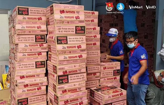 VinID đã trở thành cầu nối ý nghĩa với hàng nghìn suất quà đã được chuyển đến các hoàn cảnh khó khăn trong mùa dịch. VinID đã trở thành cầu nối ý nghĩa với hàng nghìn suất quà đã được chuyển đến các hoàn cảnh khó khăn trong mùa dịch.