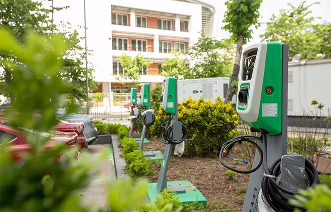 Trụ sạc ô tô có kích thước nhỏ gọn, không ảnh hưởng tới cảnh quan xung quanh.