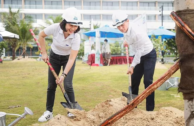 20.000 cây giống đã được gieo trồng trong chiến dịch của FLC 20.000 cây giống đã được gieo trồng trong chiến dịch của FLC