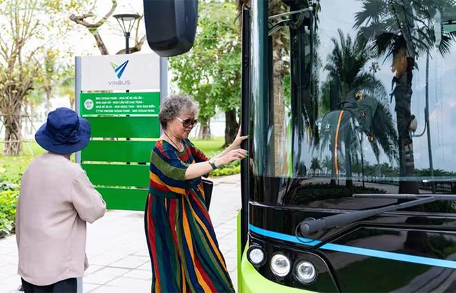 Phương tiện xanh như VinBus đang được nhiều cư dân lựa chọn Phương tiện xanh như VinBus đang được nhiều cư dân lựa chọn
