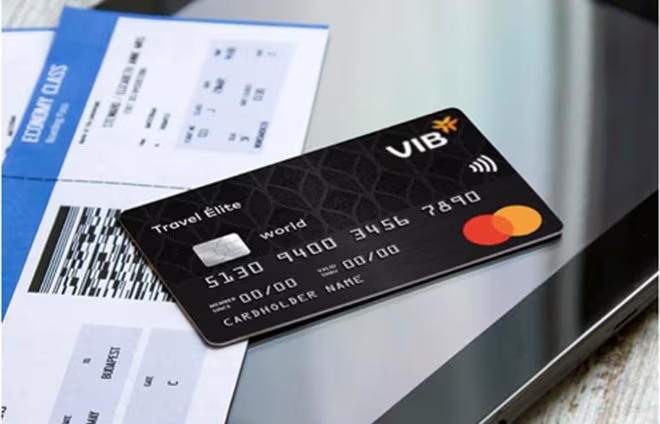 Chủ thẻ Mastercard lần đầu tiên tại Việt Nam có thể thanh toán mọi mua sắm bằng dặm thưởng Chủ thẻ Mastercard lần đầu tiên tại Việt Nam có thể thanh toán mọi mua sắm bằng dặm thưởng