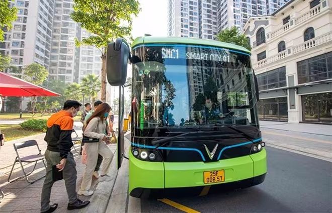 Các tuyến xe buýt điện thông minh VinBus là phương tiện di chuyển thuận tiện của cư dân Vinhomes Smart City Các tuyến xe buýt điện thông minh VinBus là phương tiện di chuyển thuận tiện của cư dân Vinhomes Smart City
